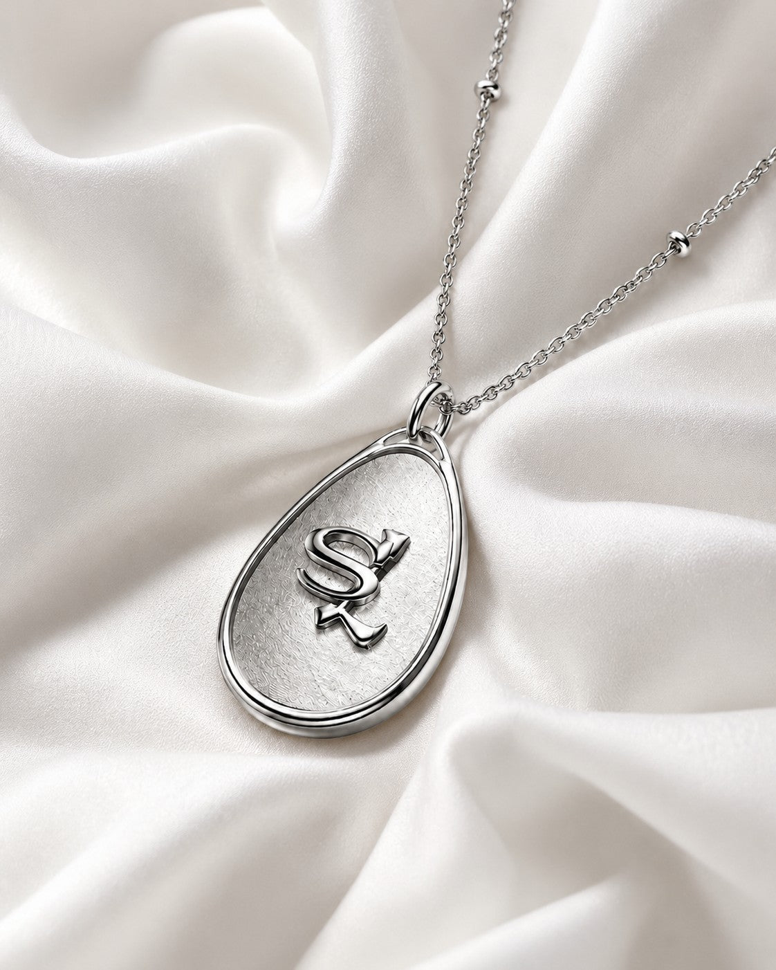Form Chain Necklace