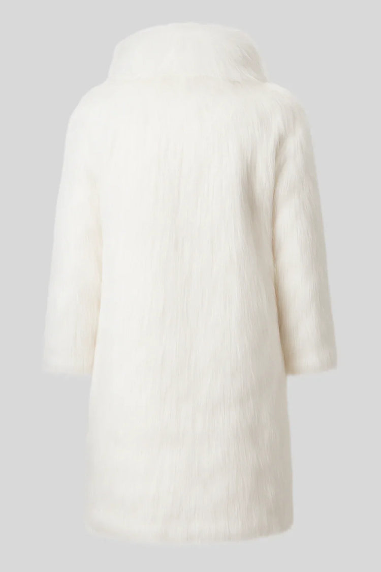 Back view of Sailuc women&